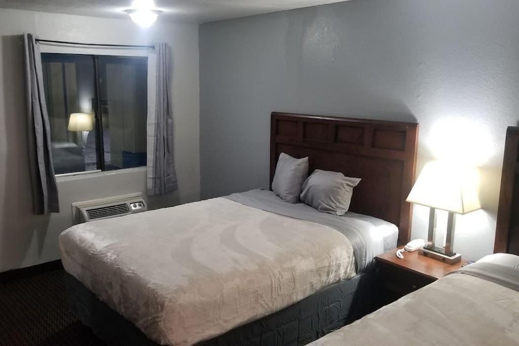 Hotel 2 Queen Beds Hotel Room 220 Booking Stillwater Exteriér fotografie